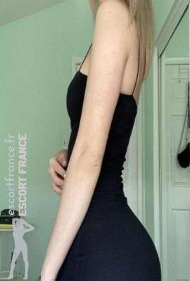 Douce Naelia  Escort Evry